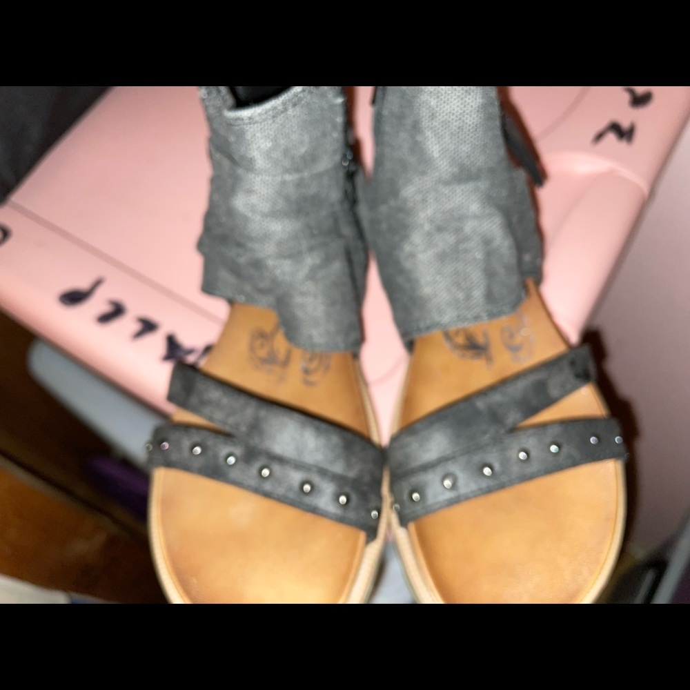 Very G sandals